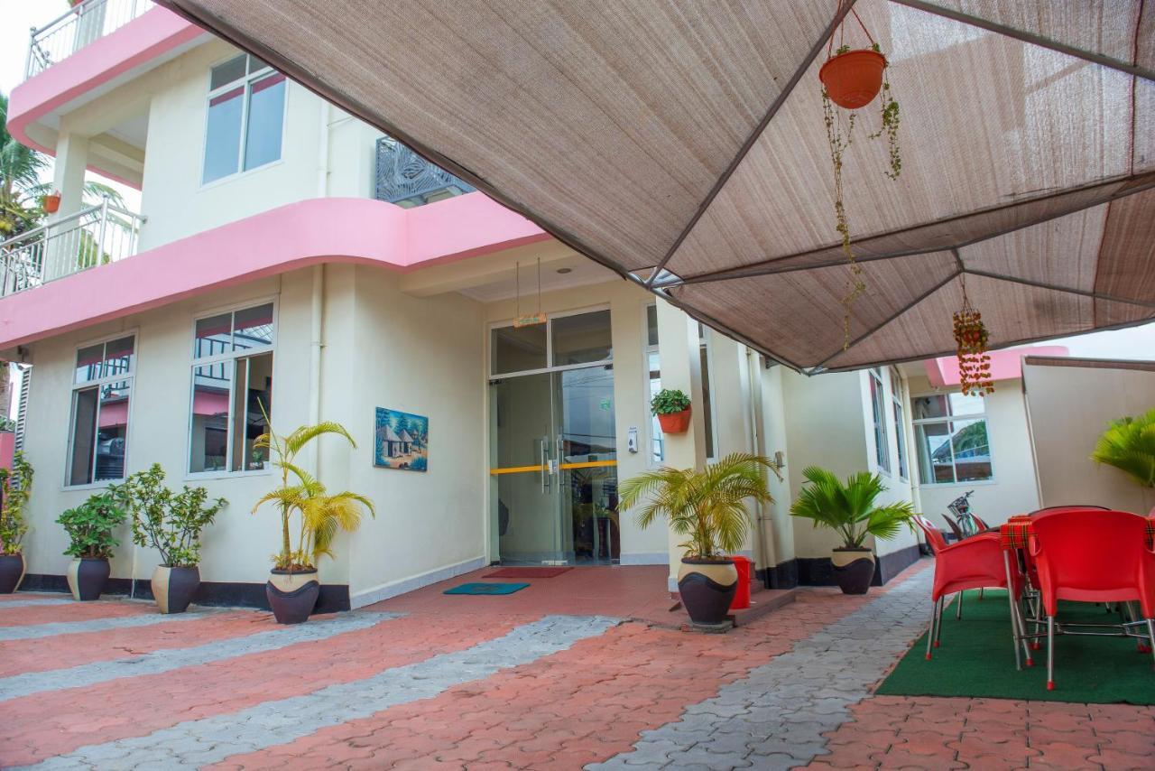 Airport Transit Lodges Dar es Salaam Bagian luar foto