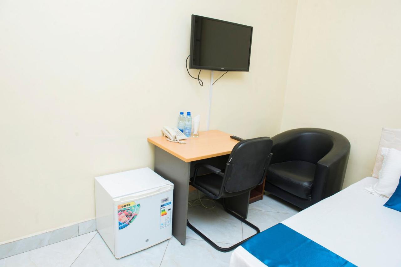 Airport Transit Lodges Dar es Salaam Bagian luar foto