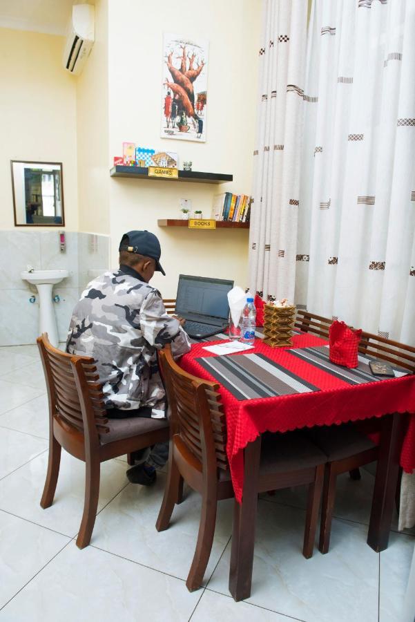 Airport Transit Lodges Dar es Salaam Bagian luar foto